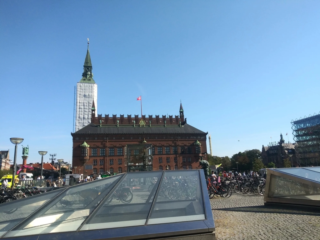 Rådhuspladsen: The Heart of Copenhagen